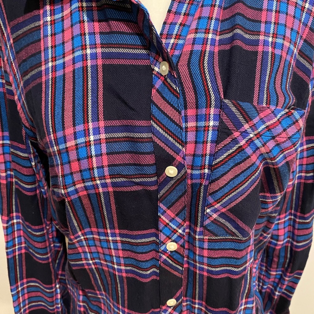 GAP Soft Plaid Flannel - Excellent Condition - Picture 4 of 6